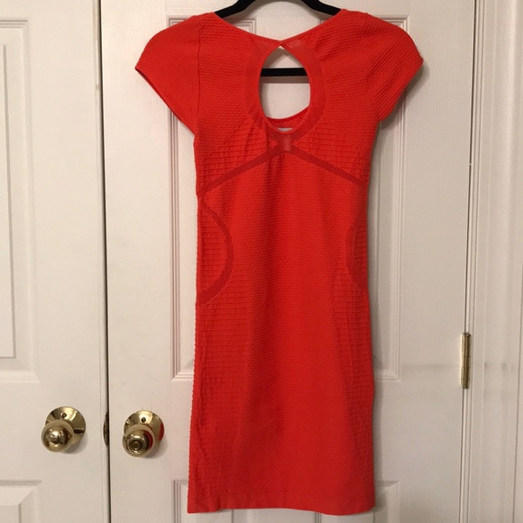 Bebe Dress with Small Keyhole Back M/L - Picture 2 of 3